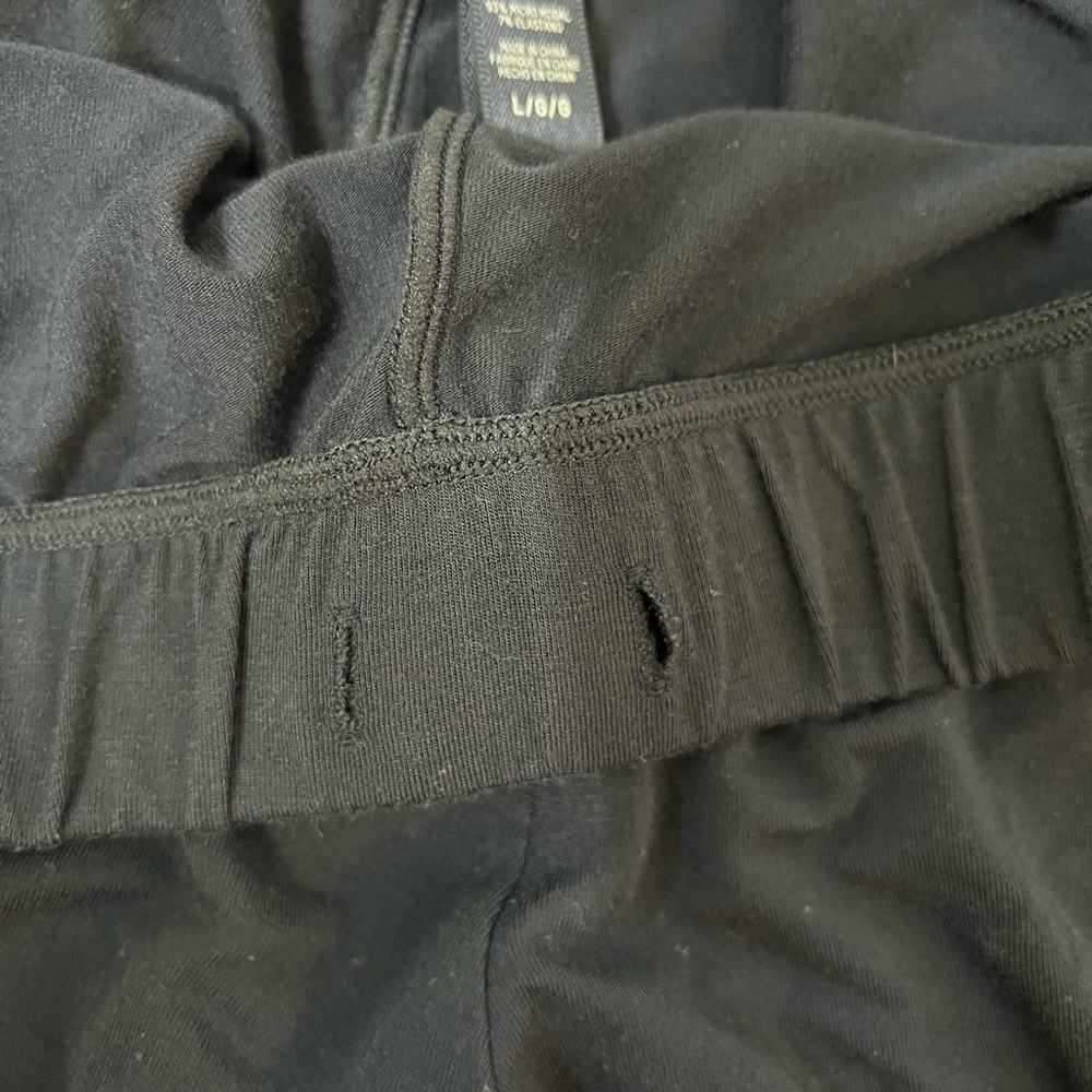 SKIMS Pajama Pants in black. LG - Picture 2 of 3
